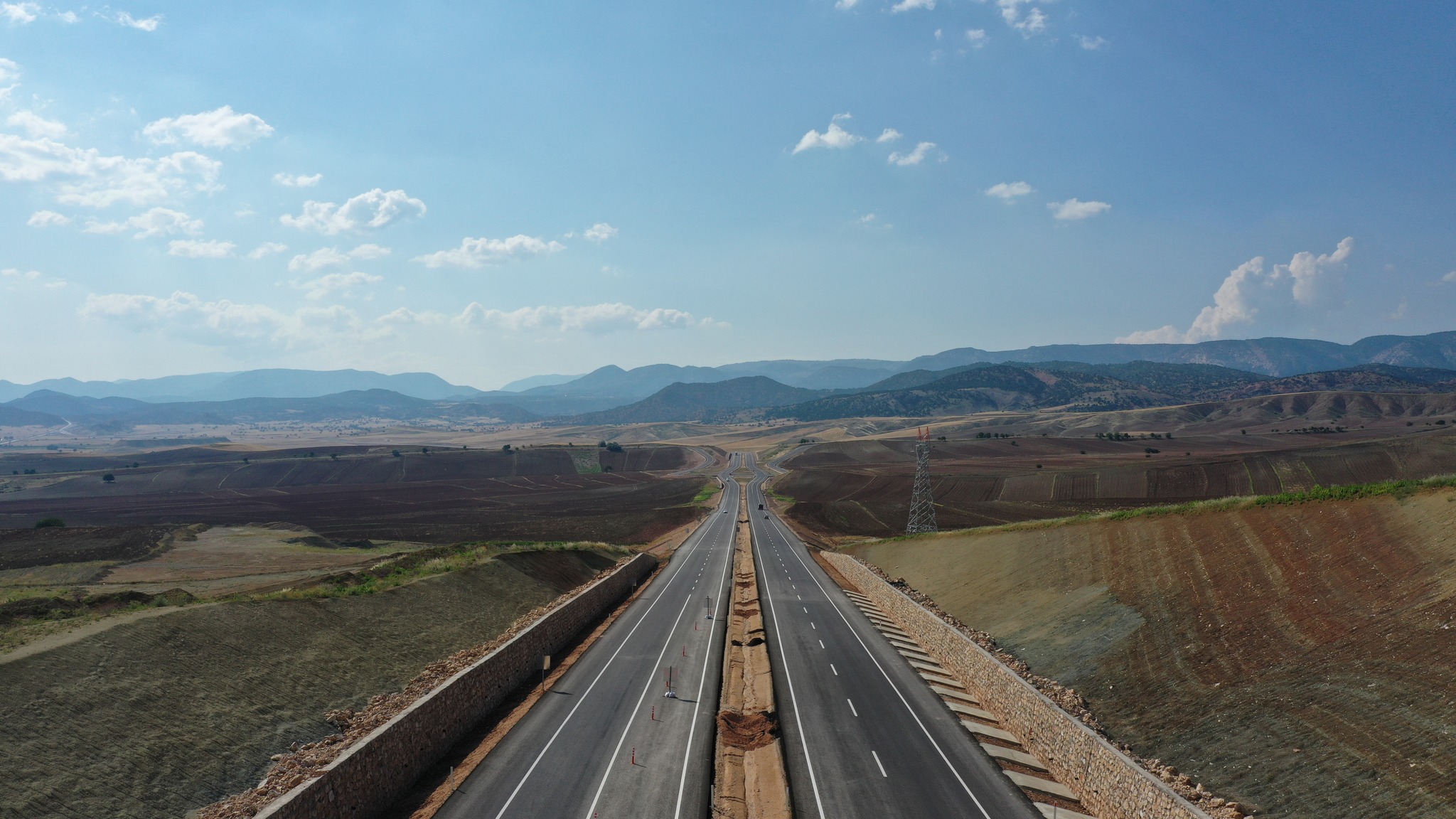 D-140 Karayolu’nda Ankara-Nallıhan bölünmüş kara yolunun bir kısmı trafiğe açıldı-1