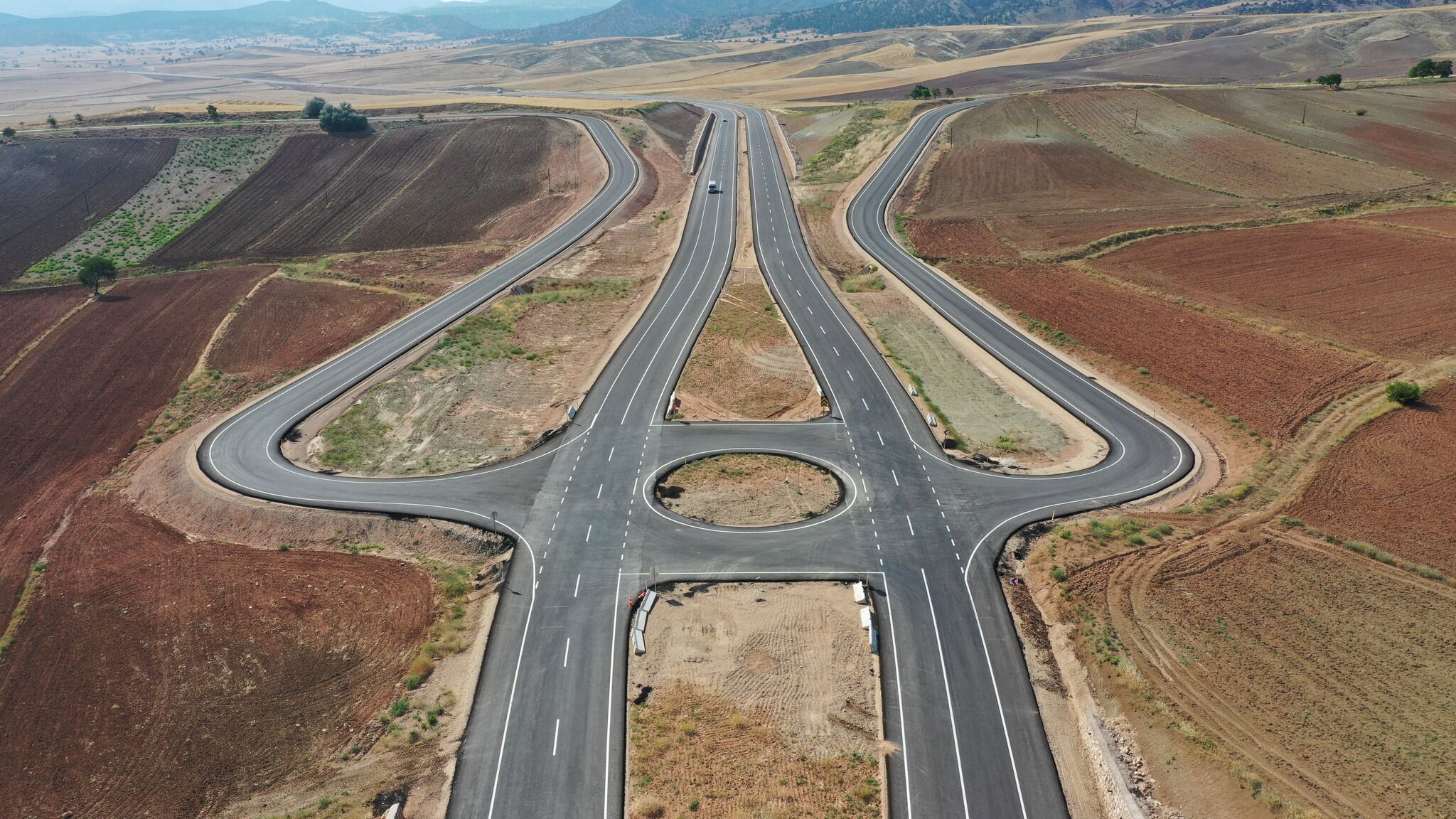 D-140 Karayolu’nda Ankara-Nallıhan bölünmüş kara yolunun bir kısmı trafiğe açıldı-3