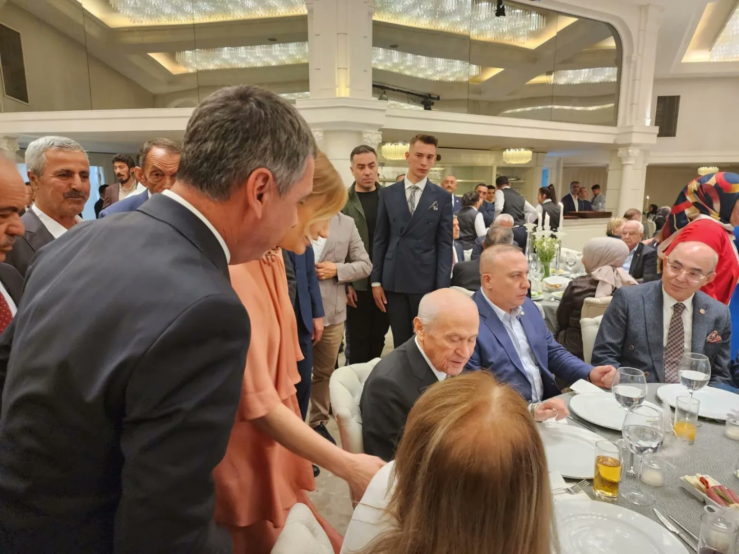 Devlet Bahçeli ve Başkan Şimşek Düğünde bir araya geldi-2