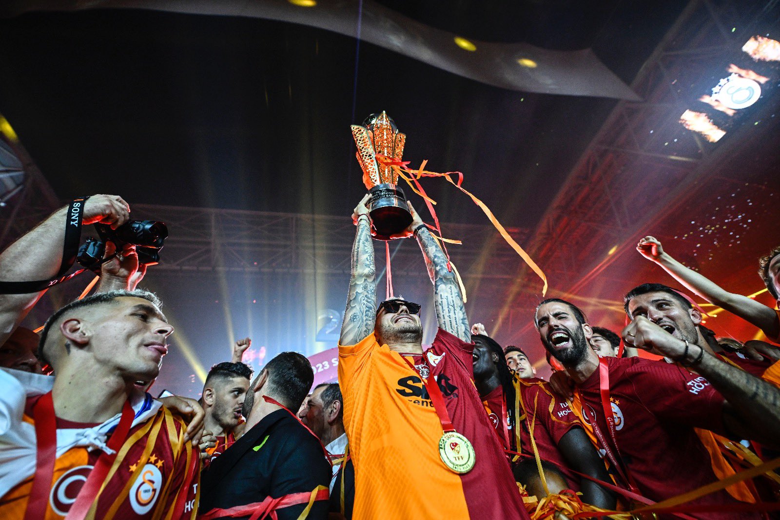 galatasaray-da-hangi-oyuncular-ilk-defa-sampiyonluk-yasadi-ilginc-isimler-var (15)