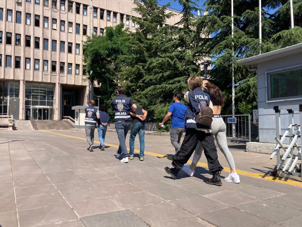 Ankara'da fuhuş ailesi adliyeye sevk edildi-3