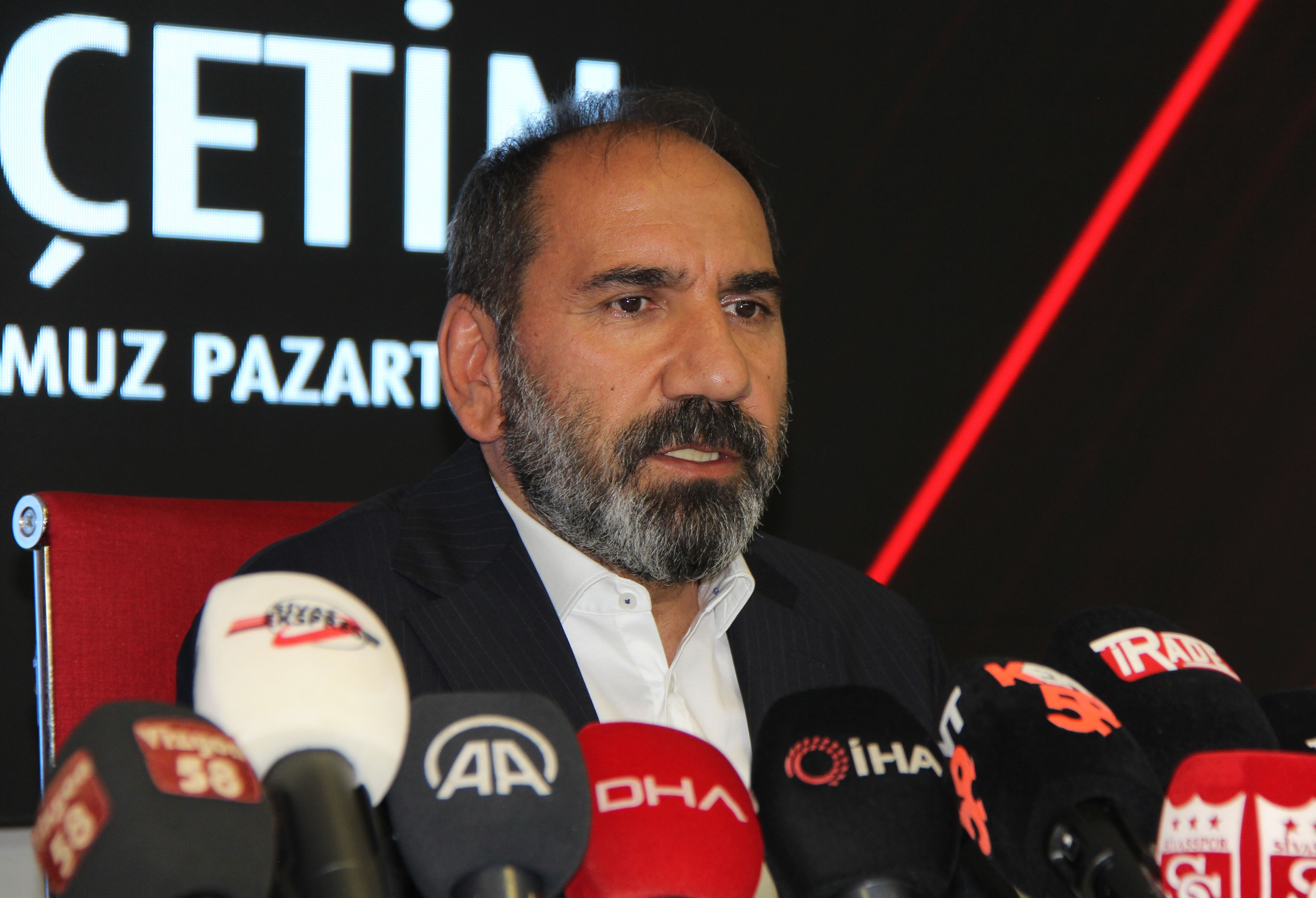 Emekli futbolcunun yeni durağı Sivasspor (2)