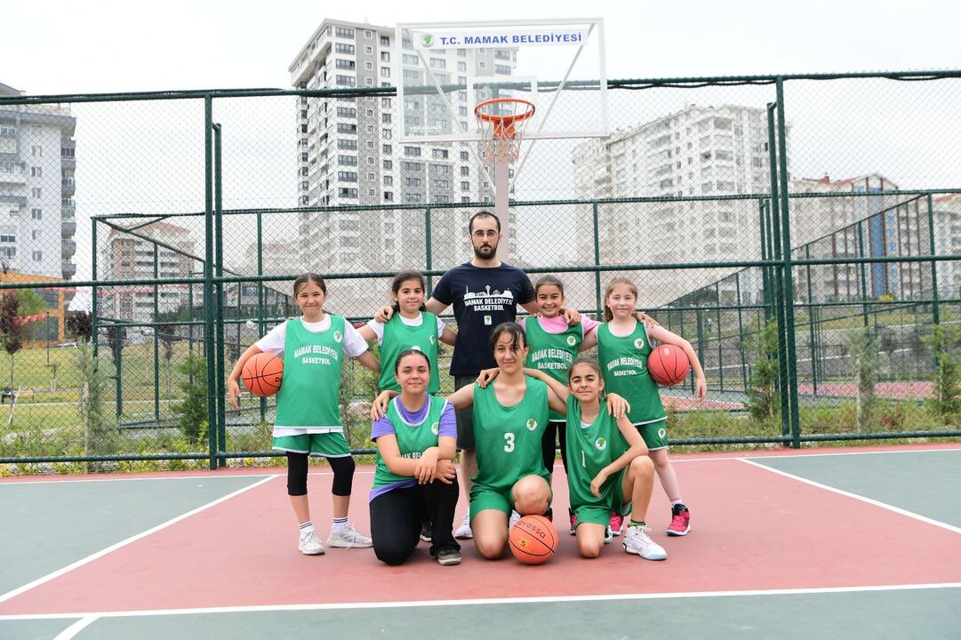 Gençler Mutlu Ege Millet Bahçesi’nde antrenman yaptılar (4)