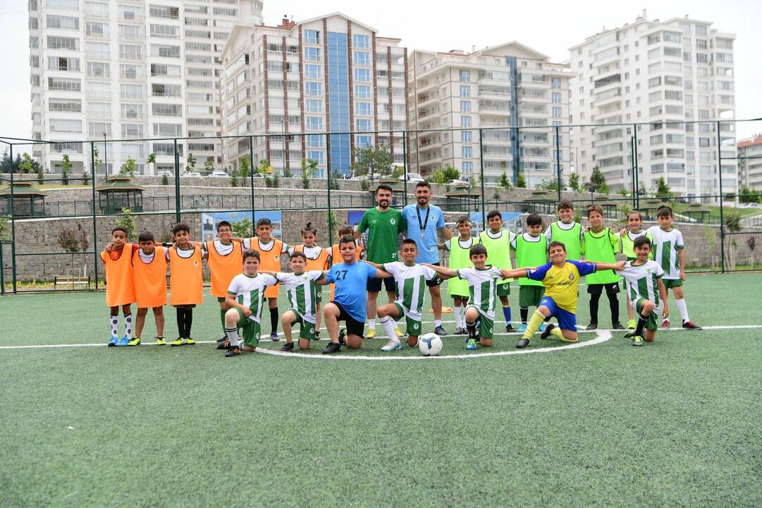 Gençler Mutlu Ege Millet Bahçesi’nde antrenman yaptılar (5)