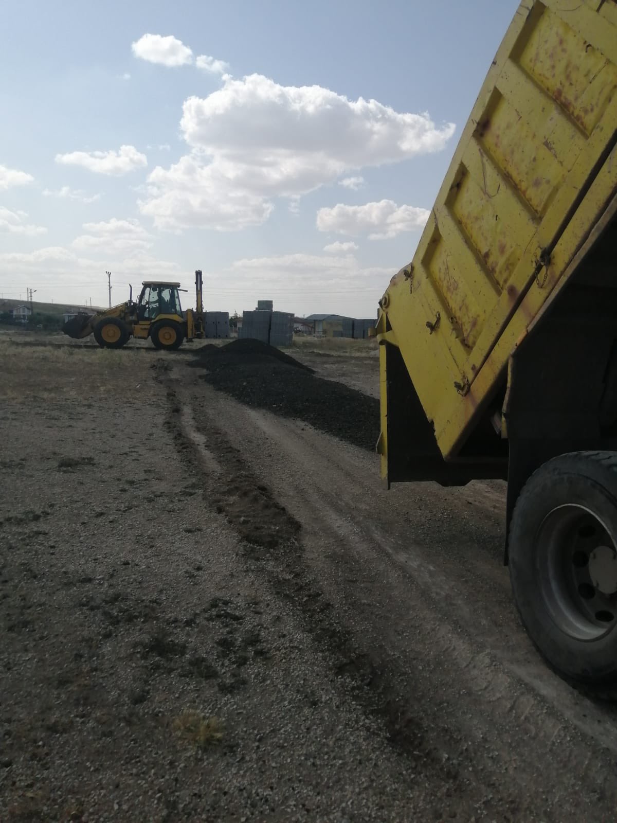 Gölbaşı'nda yol düzenleme çalışmaları devam ediyor-3