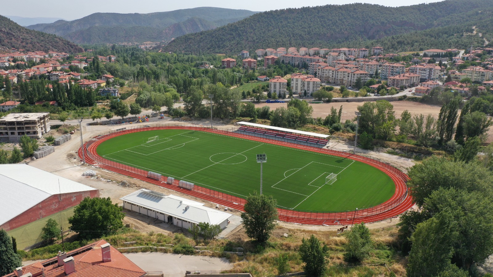 İlçe Stadyumu yenilendi (2)