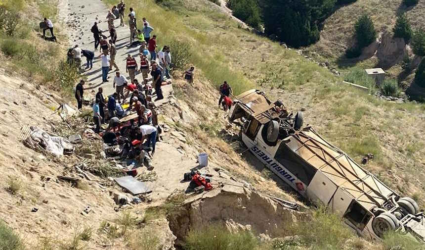 Kars otobüs kazası: Otobüs viyadükten düştü 7 ölü - Polatlı Postası