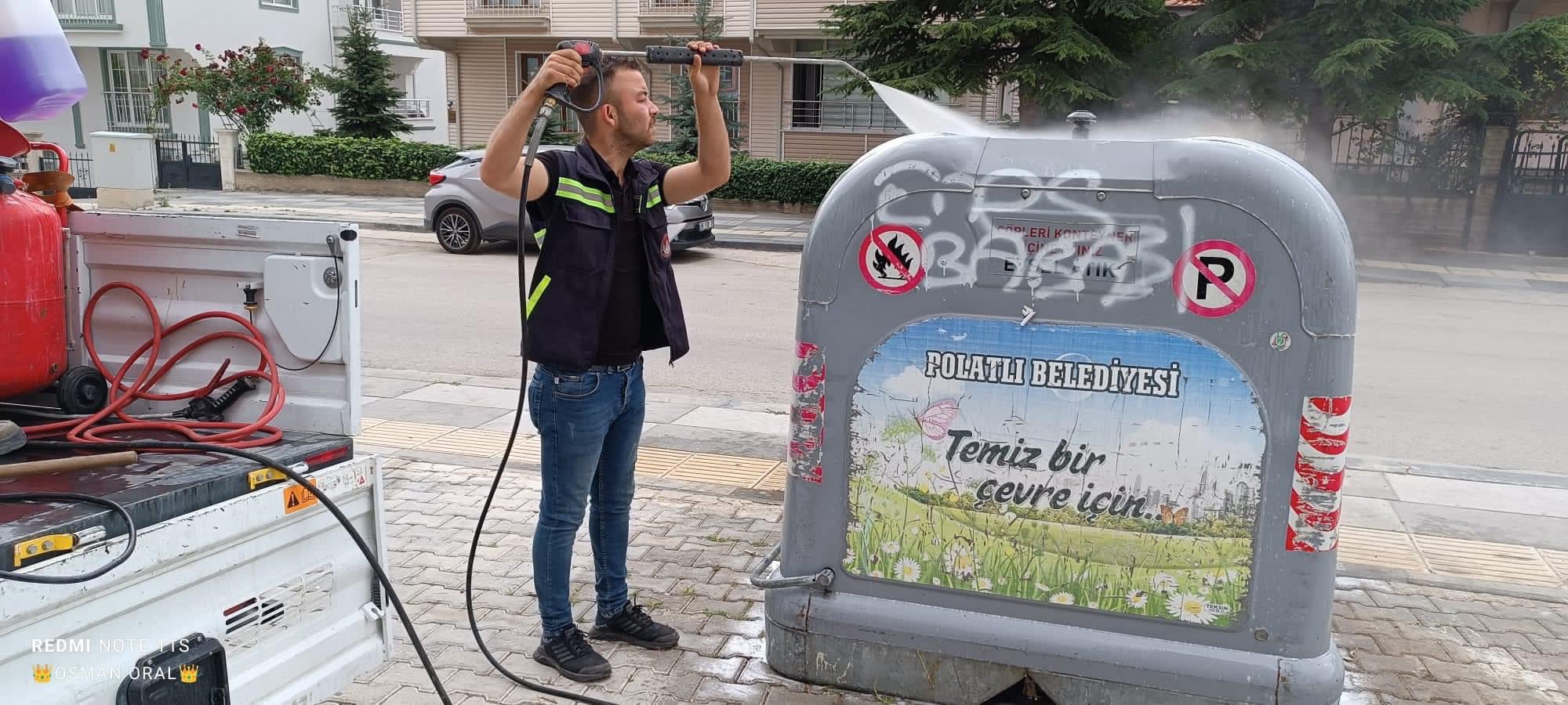 Polatlı'da çöp konteynerleri temizlendi