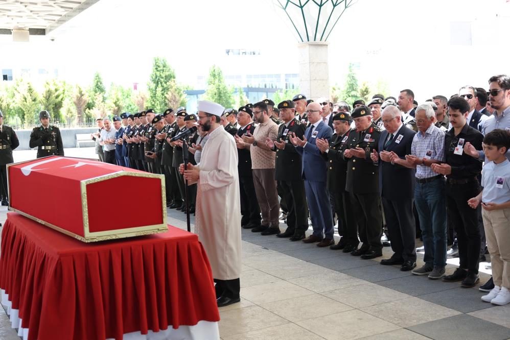 Tank okul komutanı Tuğgeneral son yolculuğuna uğurlandı-2