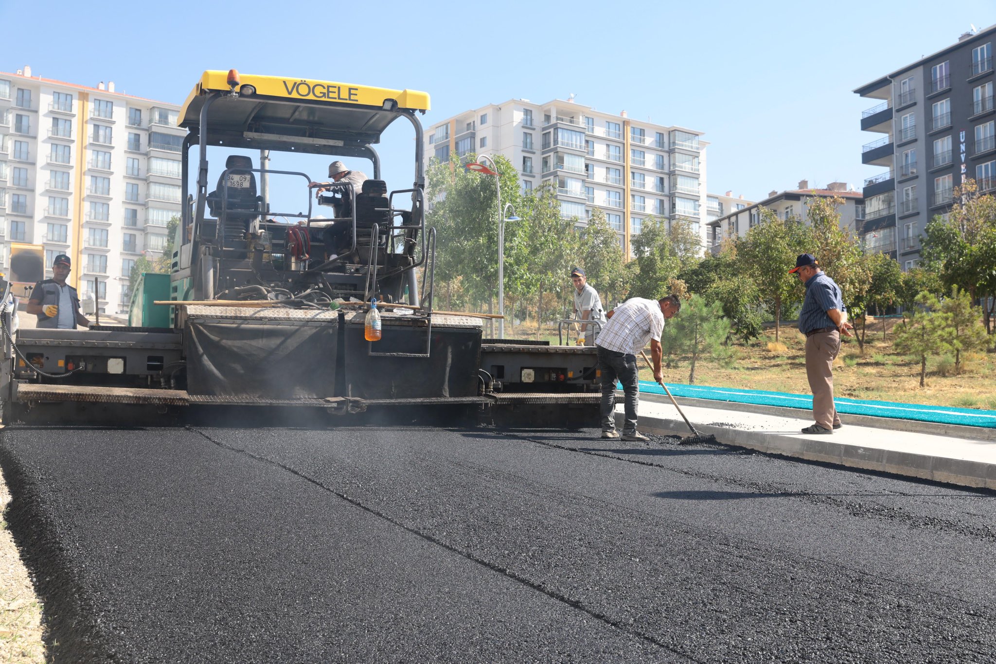 Asfaltlama çalışmaları İstiklal Mahallesinde  (3)