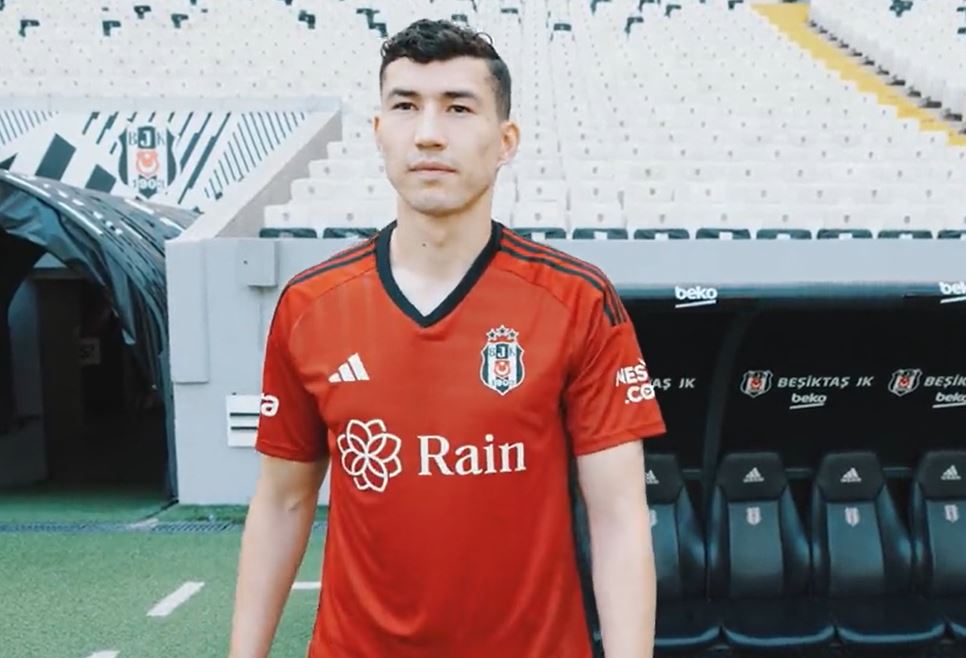 Beşiktaş Bakhtiyor Zaynutdinov'u renklerine bağladığını duyurdu! (2)