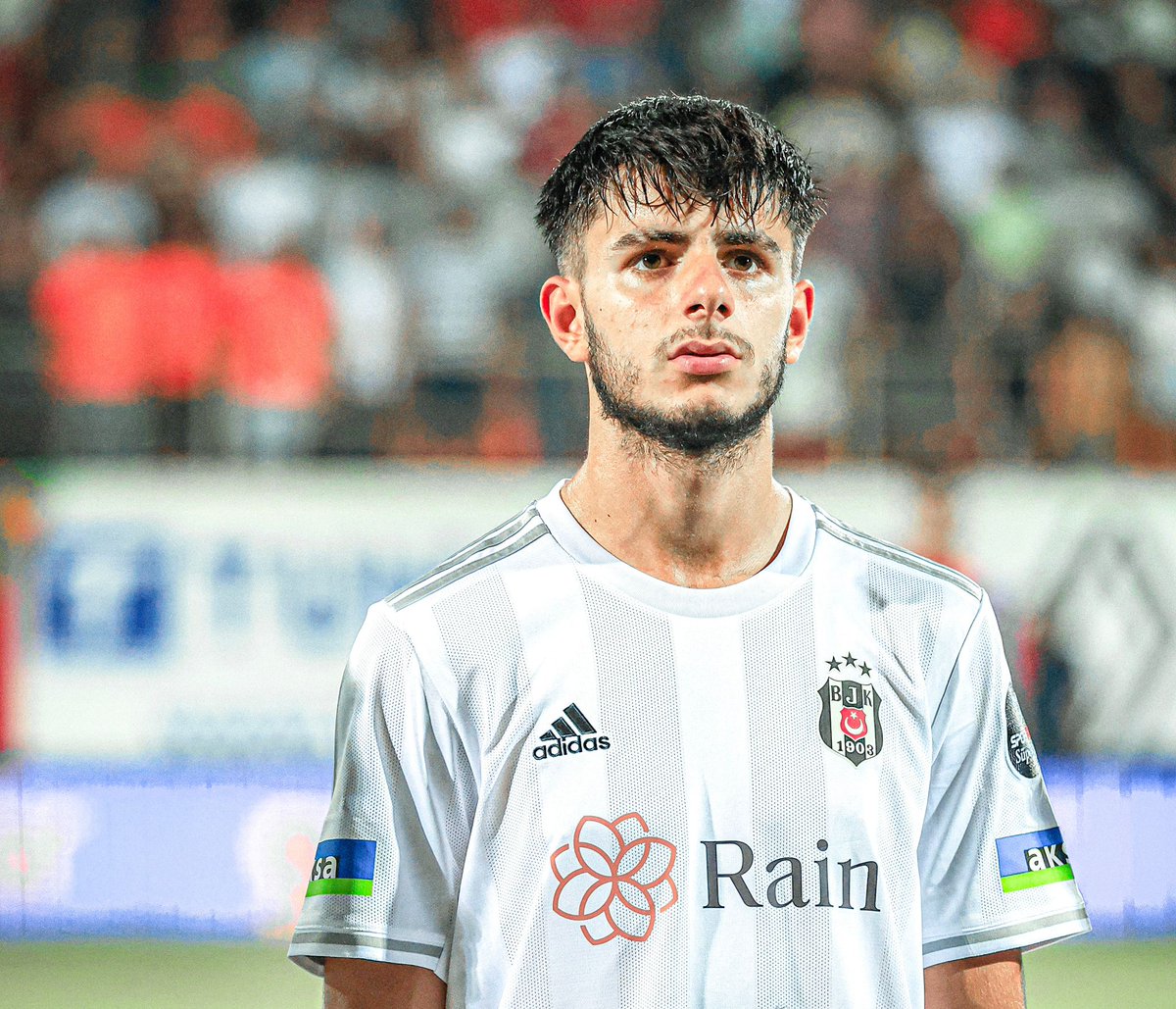 besiktas-o-oyuncunun-ayrildigini-resmen-acikladi (2)