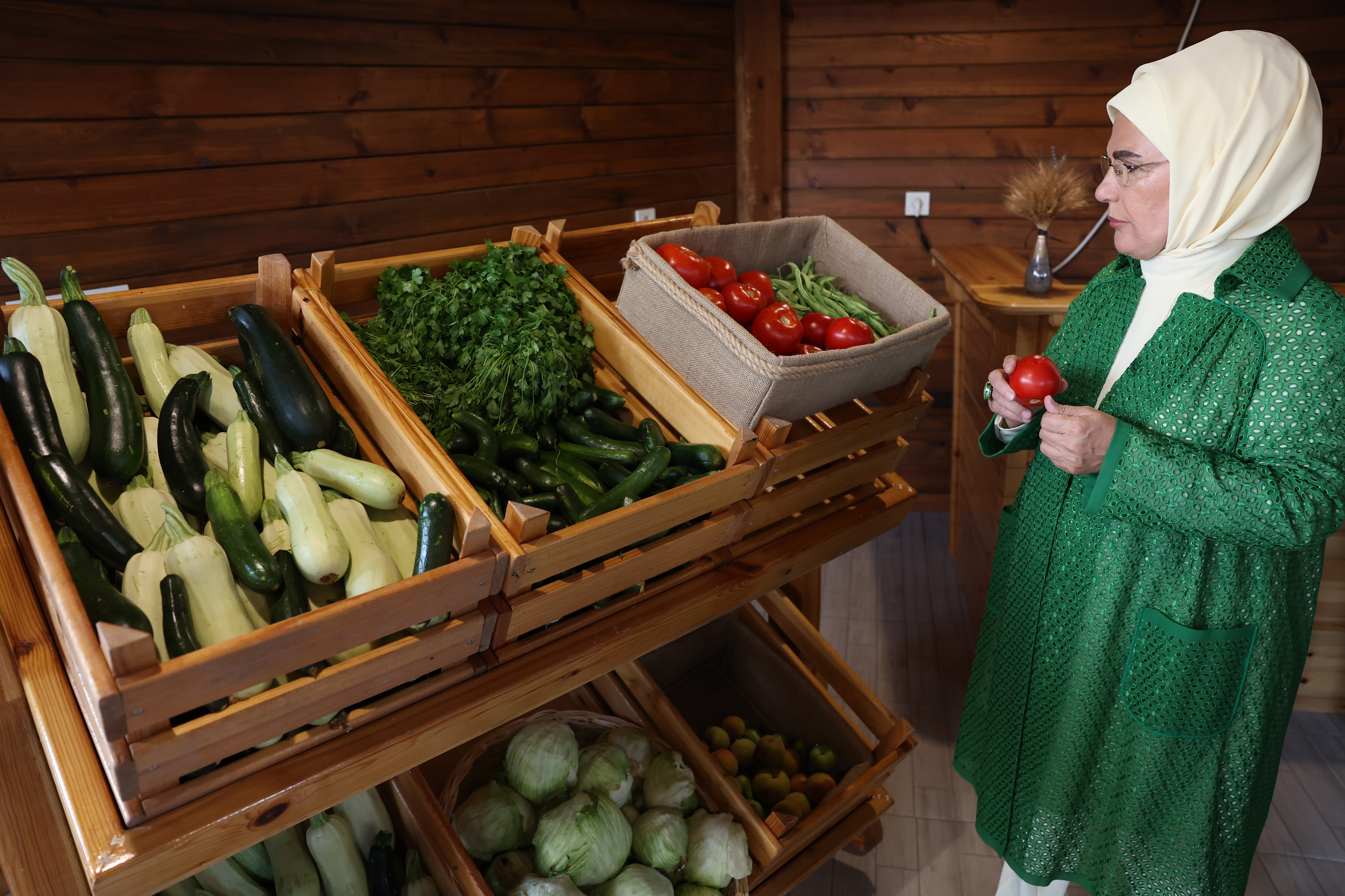 Emine Erdoğan, Ankara'da Ekolojik Köy ziyareti ve lavanta hasadı yaptı (7)