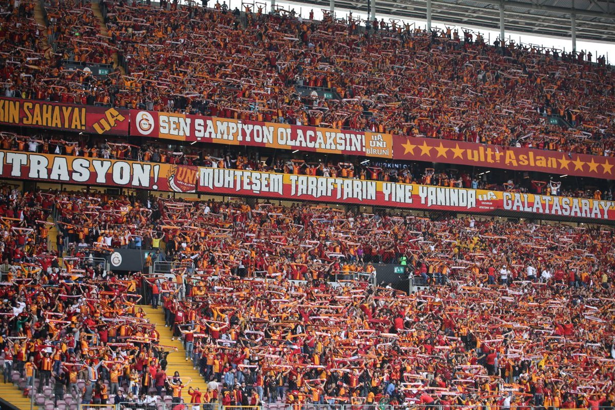 Galatasaray, 19 yaşında olan genç yetenekle sözleşme imzaladı (2)