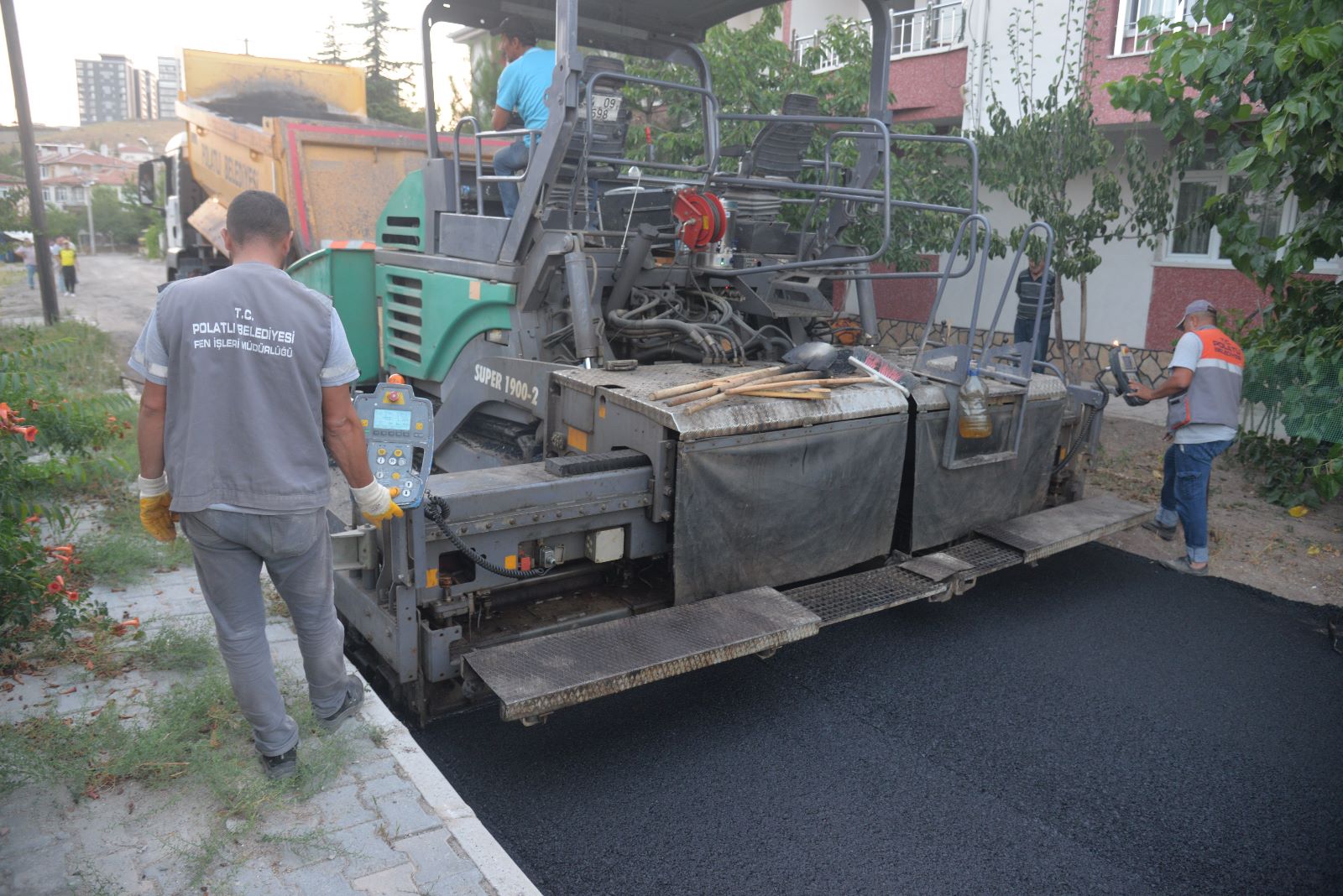 Mehmet Akif ve Şehitlik Mahallelerinde yollar sıcak asfaltta buluşuyor (3)