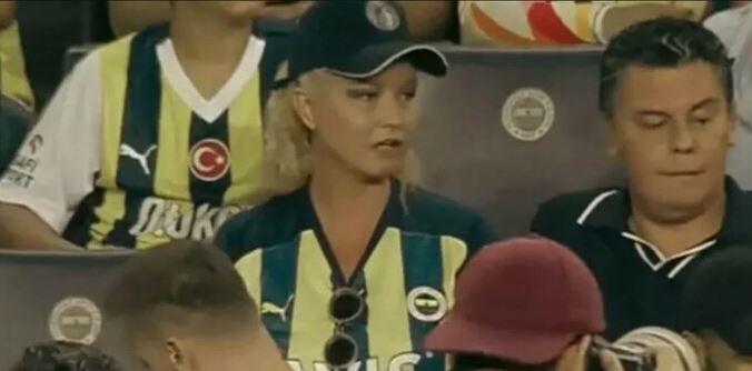 Müge Anlı, eşiyle birlikte Fenerbahçe maçına gitti (1)