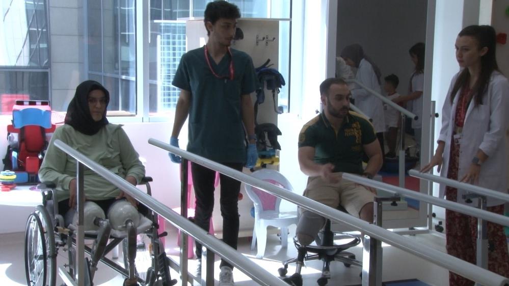 Ankara Bilkent Şehir Hastanesi depremzedelere protez temini gerçekleştirdi-4