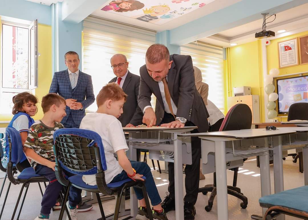 Başkan Ercan’dan okula başlayan öğrencilere hediye (2)