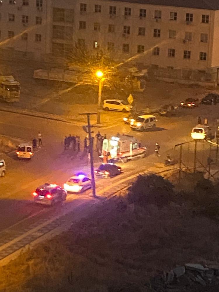 Başkent'te motosiklet ile otomobil kaza yaptı-2