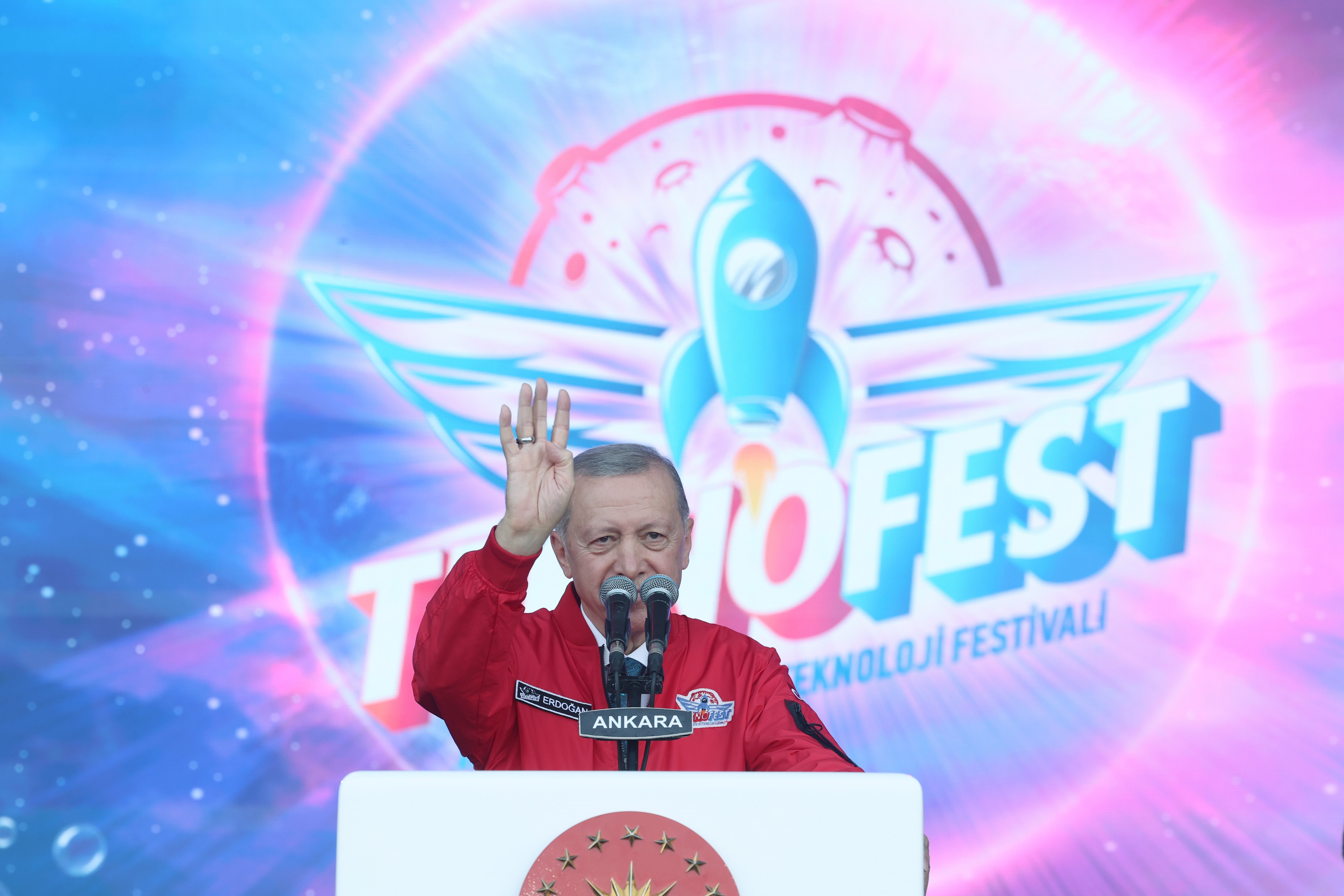 cumhurbaskani-erdogan-teknofesti-ziyaret-etti (5)