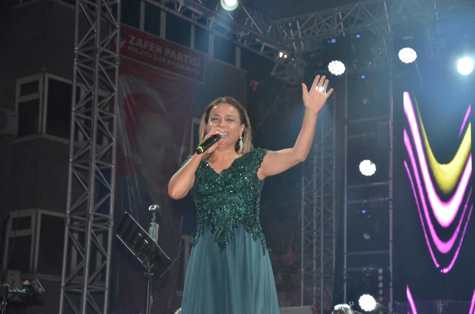 derya-ulug-polatlida-muhtesem-bir-konser-verdi (9)