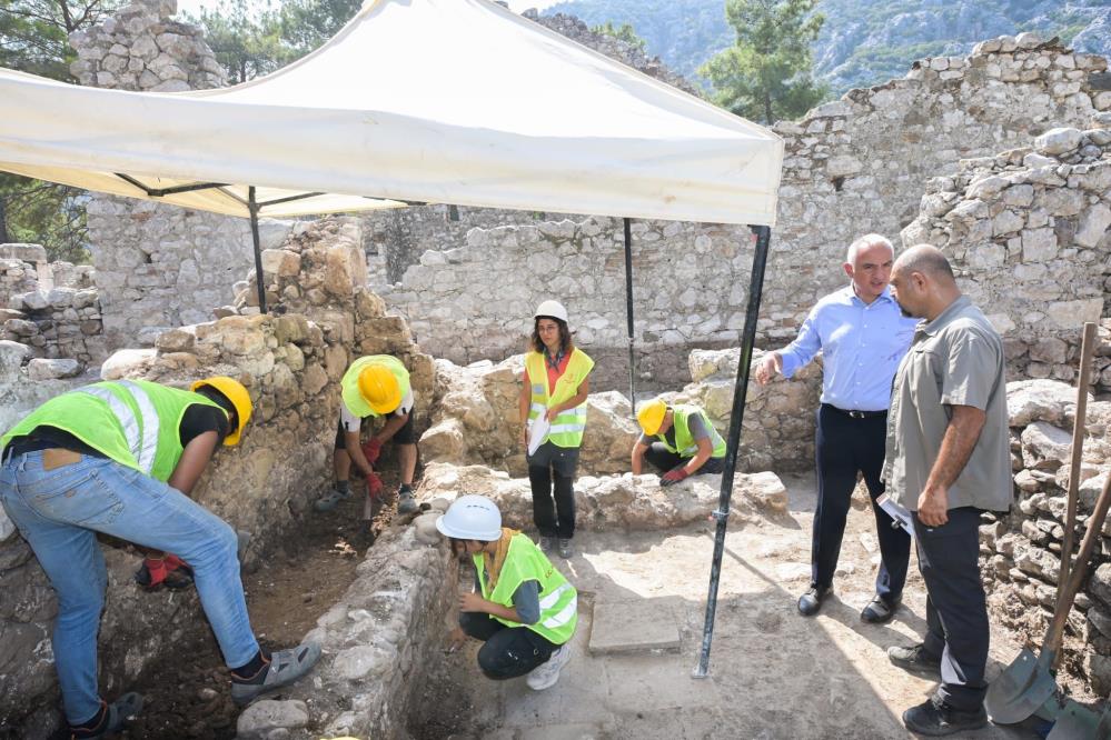 Olimpos’ta yeni antik kent gün yüzüne çıkıyor-3