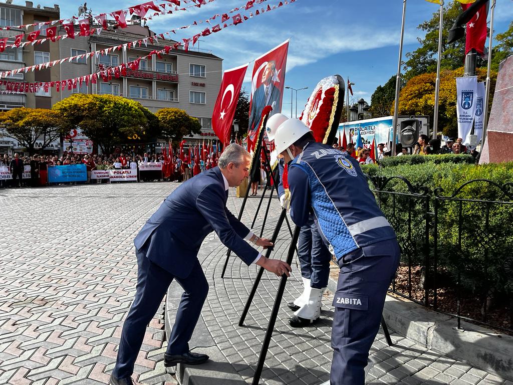 29 Ekim kutlaması çelenk sunma töreni ile start verdi (4)