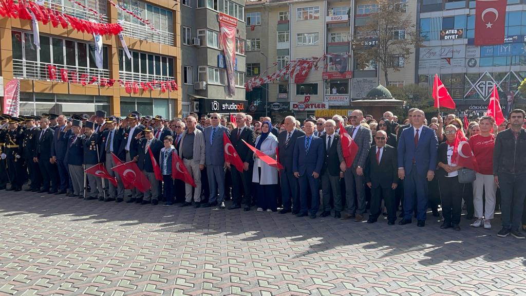 29 Ekim kutlaması çelenk sunma töreni ile start verdi (8)