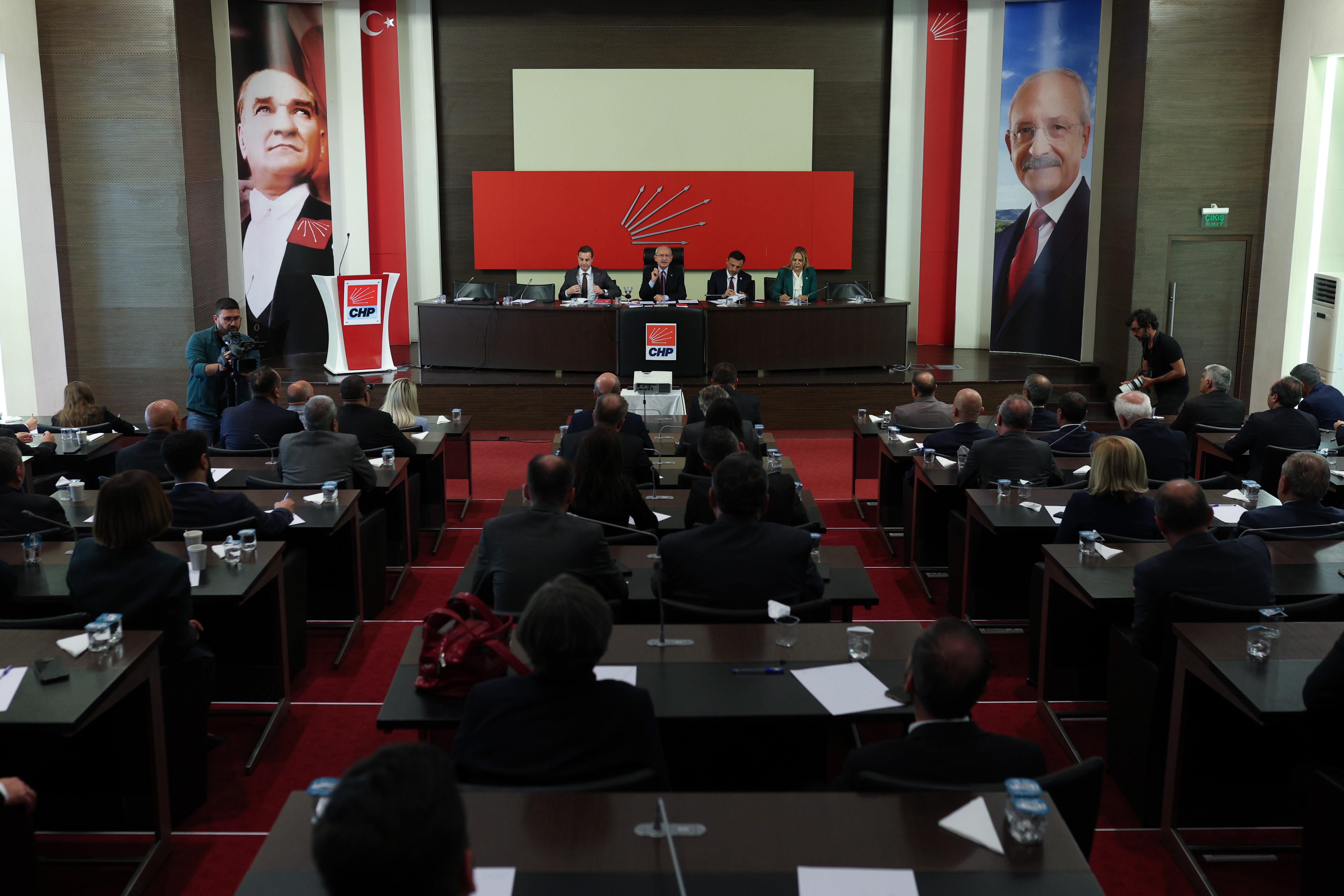 chp-lideri-kilicdaroglu-istanbul-il-baskanligi-heyetini-kabul-etti (2)