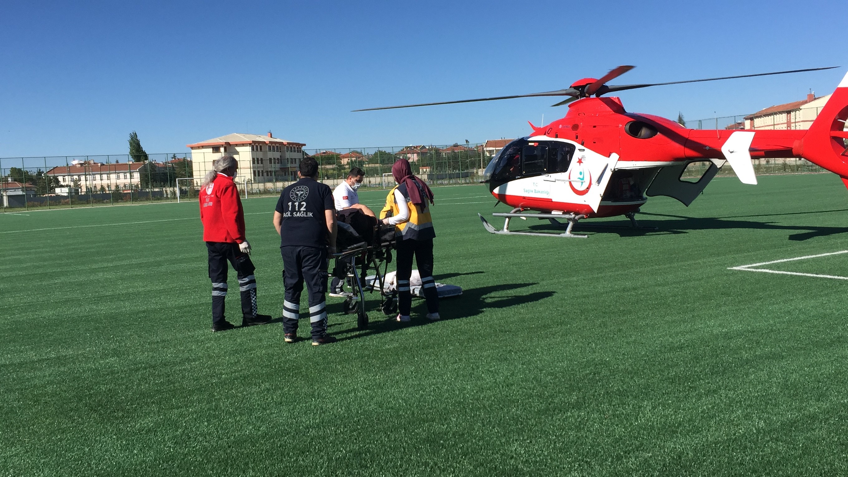 helikopter-ambulans-kalp-krizi-geciren-adam-icin-havalandi (2)