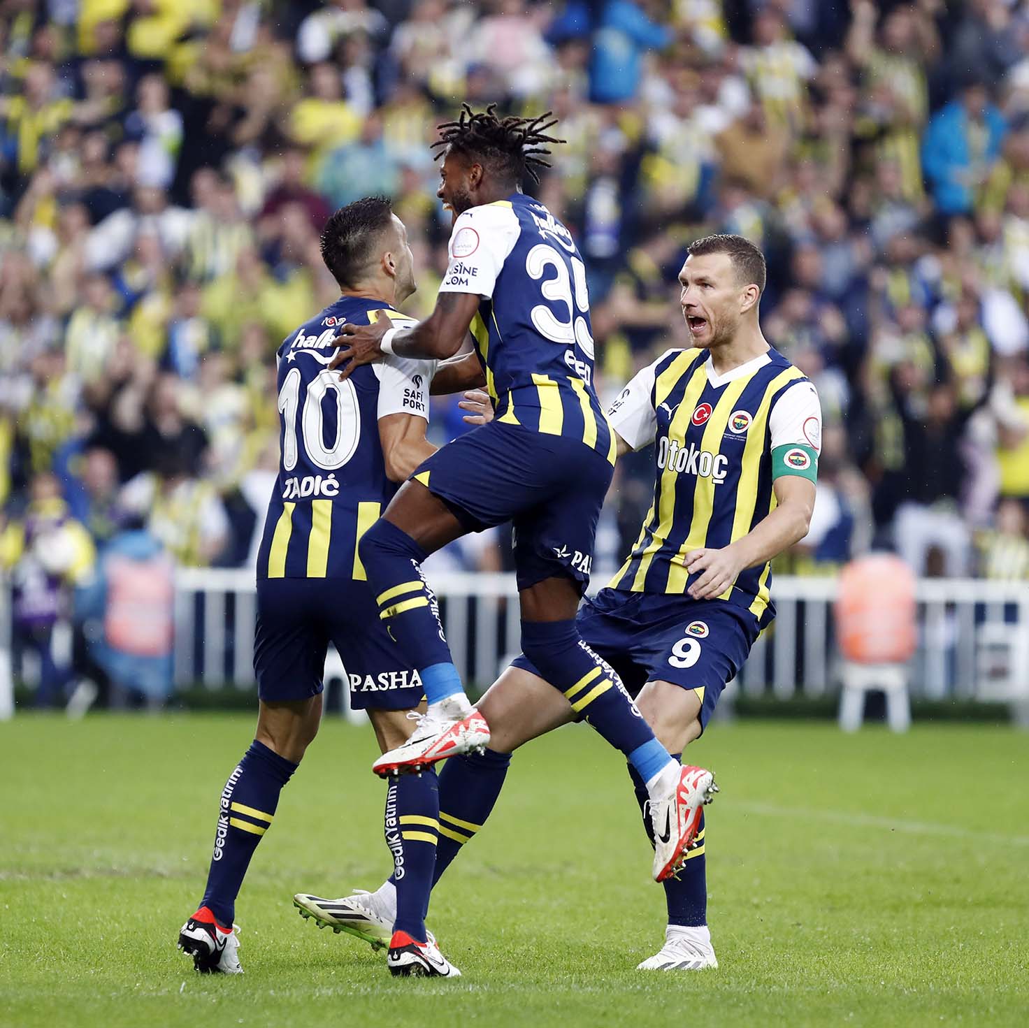 o-sene-bu-sene-fenerbahce-gol-oldu-yagdi (2)