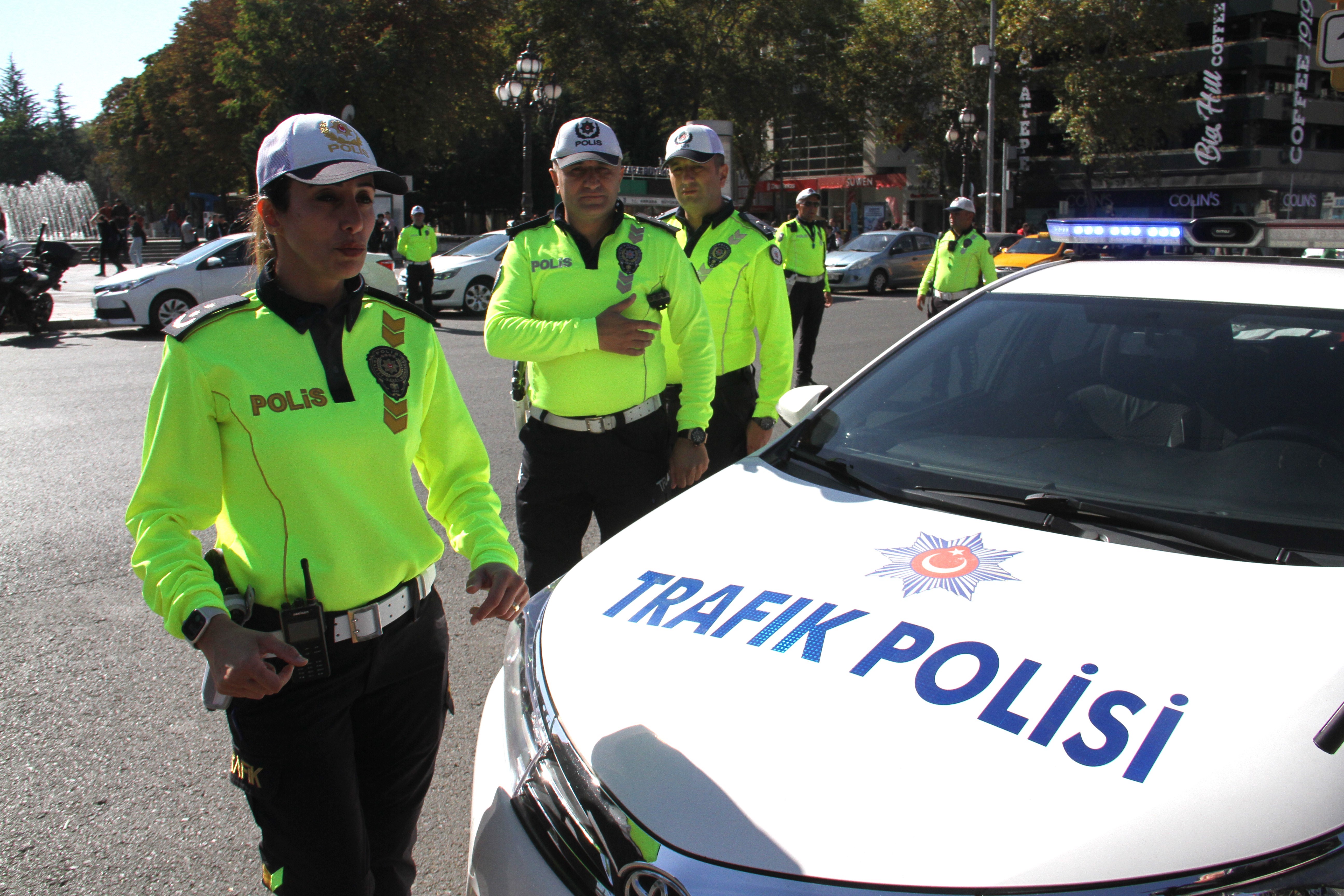 Şehit trafik polisinin kızı artık Ankara’nın trafiğinden sorumlu (2)