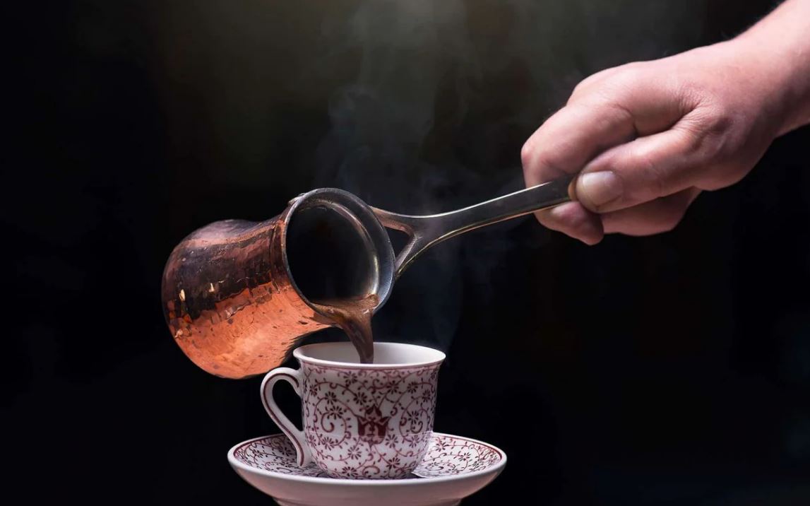 Türk kahvesine bir kaşık ekleyin ve mucizeye şahit olun! İşte o mucizevi ipucu (2)