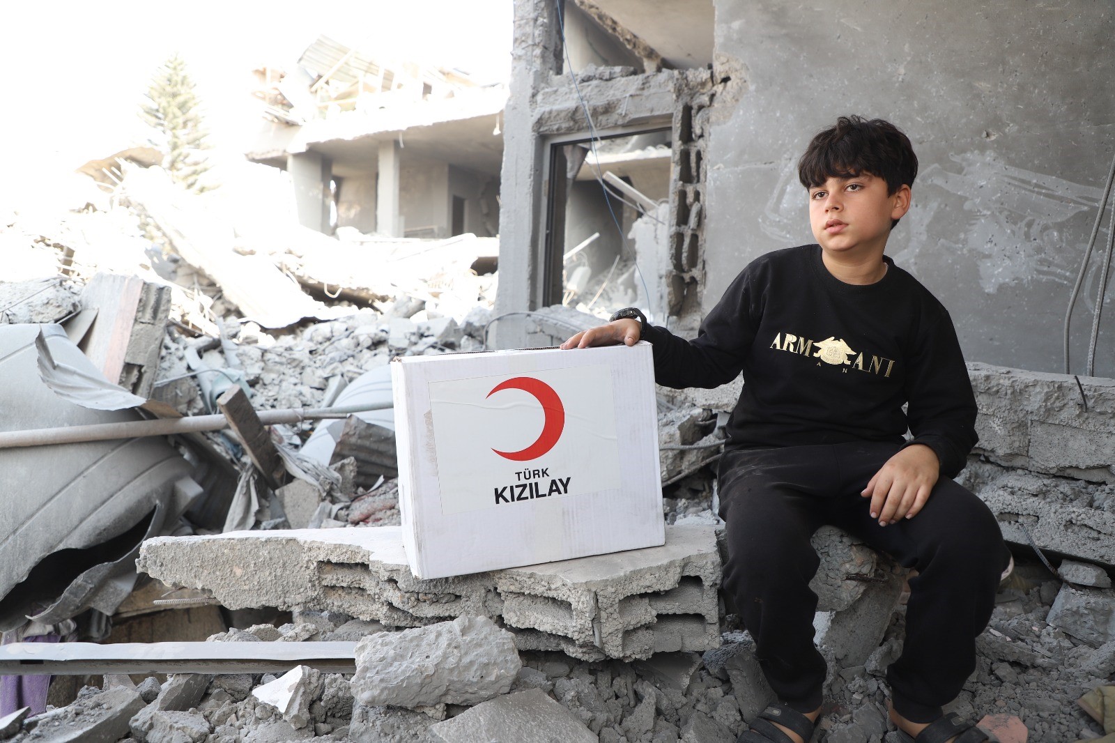 Türk Kızılay Gazze'deki ekibiyle sivillere yardım ediyor (3)