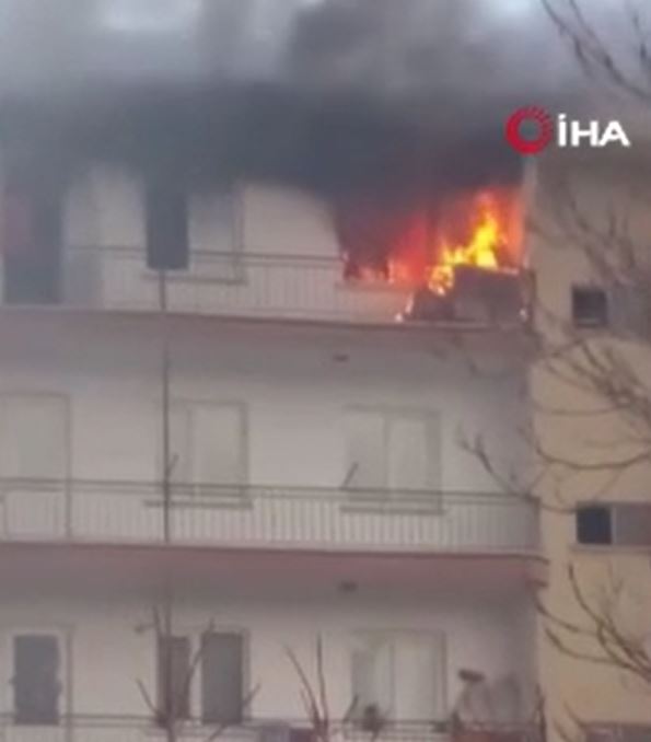 Ankara’da 5 Katlı Binada Korkutan Yangın Dairede Hasar Meydana Geldi! (2)