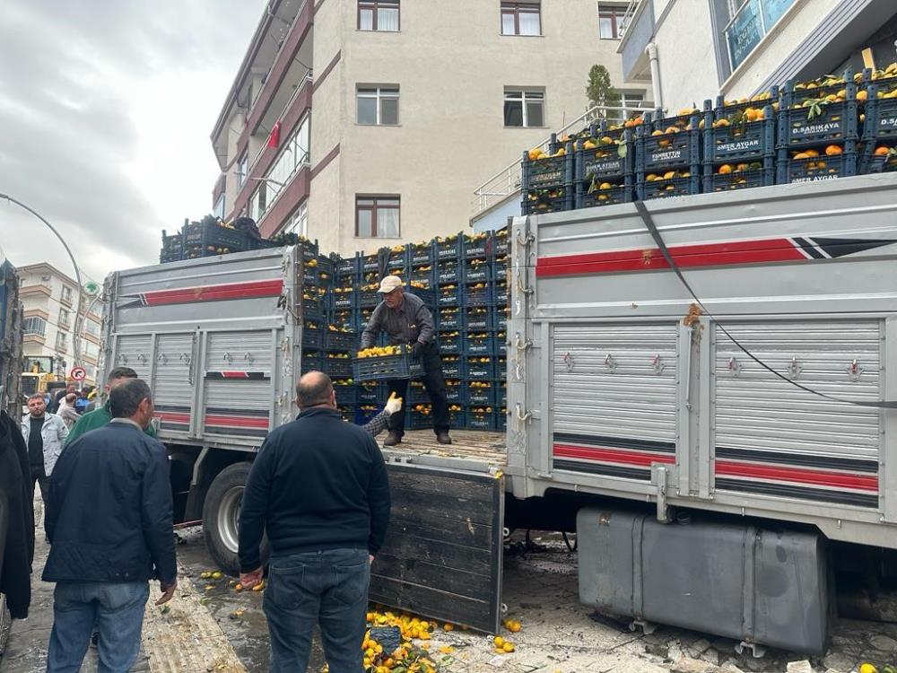 Ankara’da freni patlayan kamyon dehşet saçtı! Aracı önüne aldı metrelerce sürükledi-3