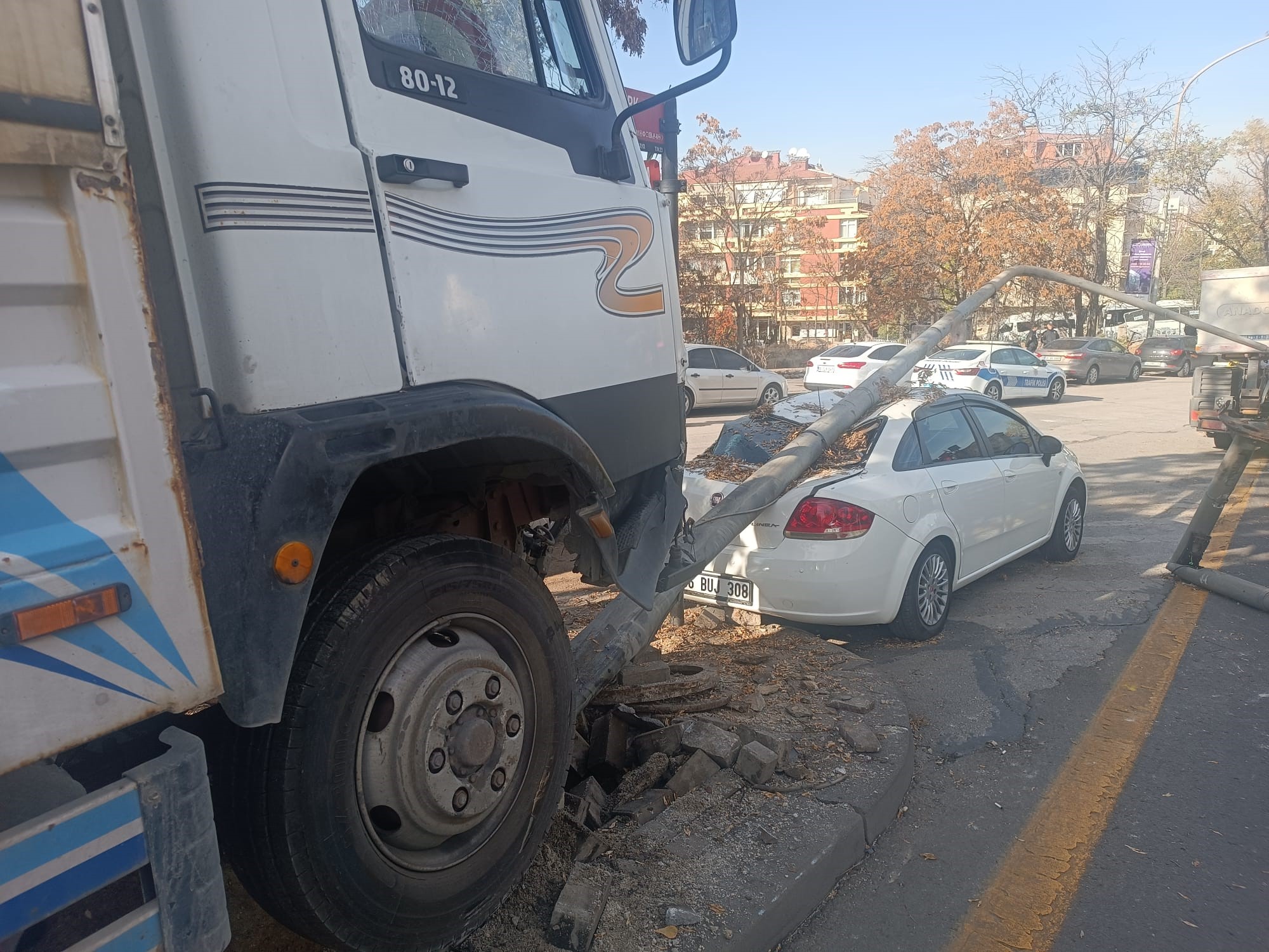 Ankara’da Freni Patlayan Kamyonet Kaza Yaptı! (3)