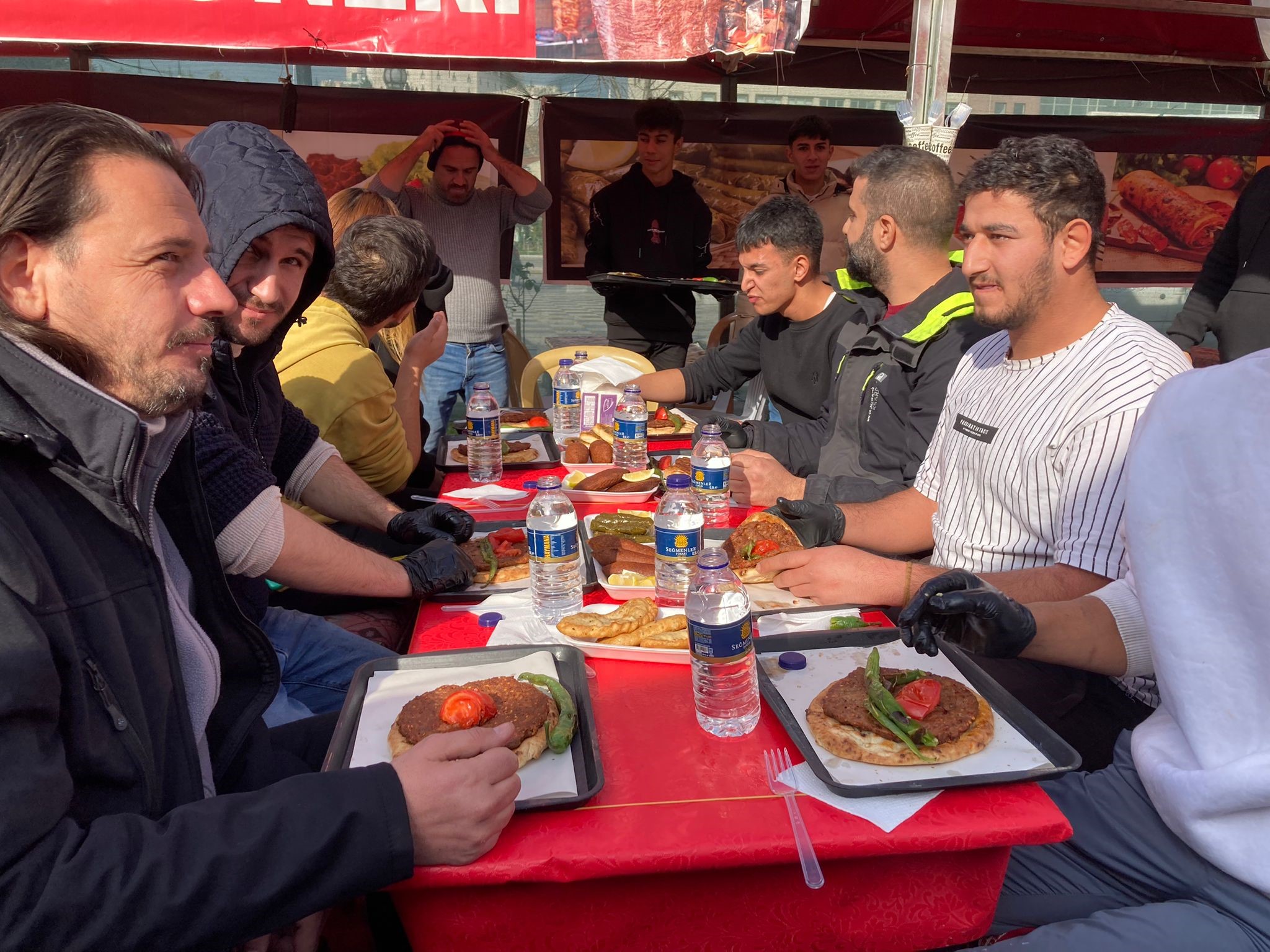 Ankara'da Hatay Tanıtım Günleri Kağıt Kebap Yeme Yarışması Renkli Görüntülere Sahne Oldu (2)