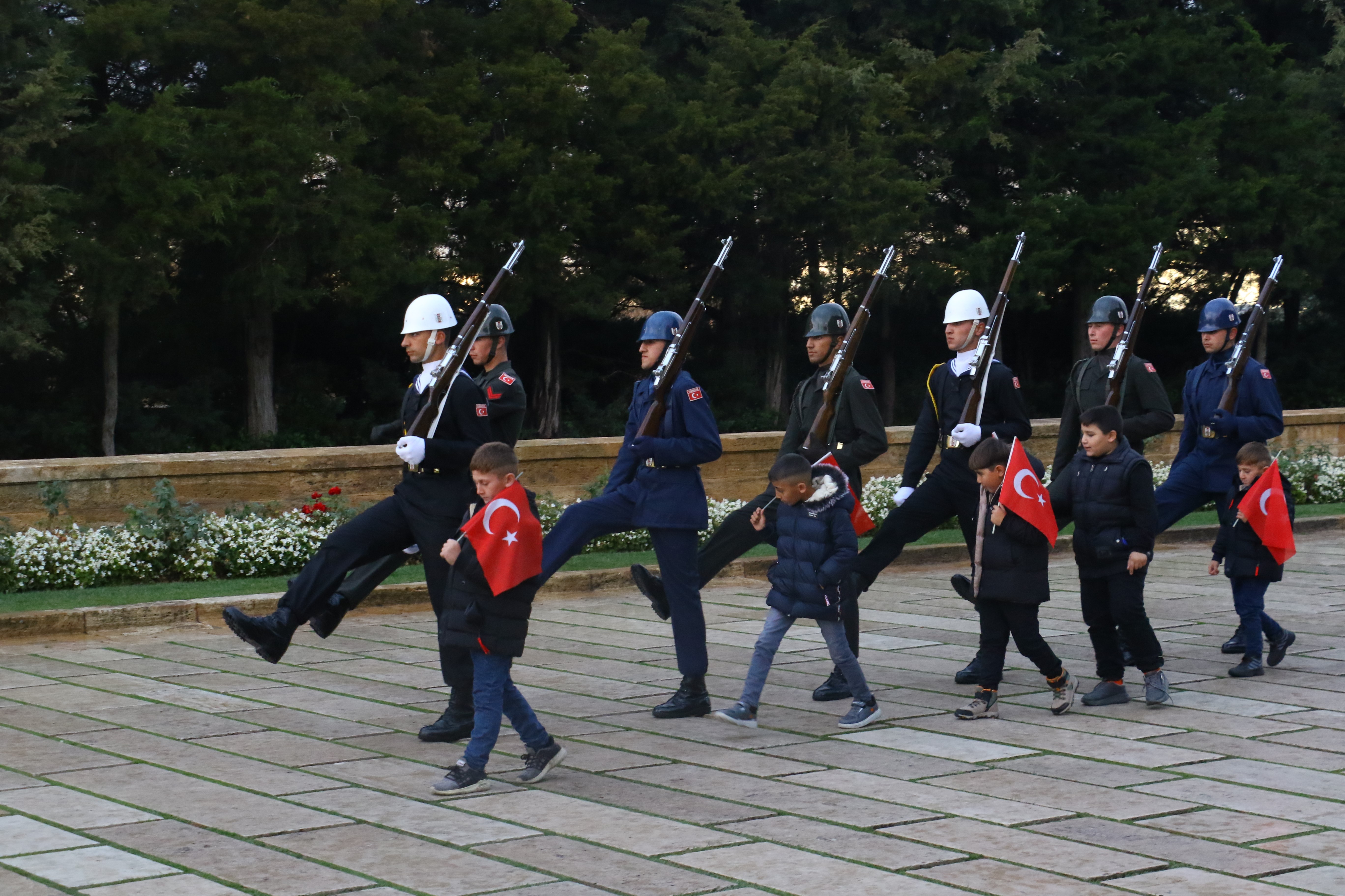 Iğdır'da Gündem Olan Öğrenciler Ankara'da Anıtkabir Ziyareti İle Duygusal Anlar! (2)