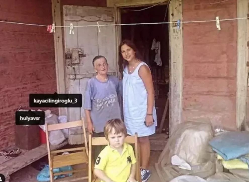 Kaya Çilingiroğlu'nun Nostaljik Paylaşımı Aile Fotoğrafı Sosyal Medyayı Salladı (1)