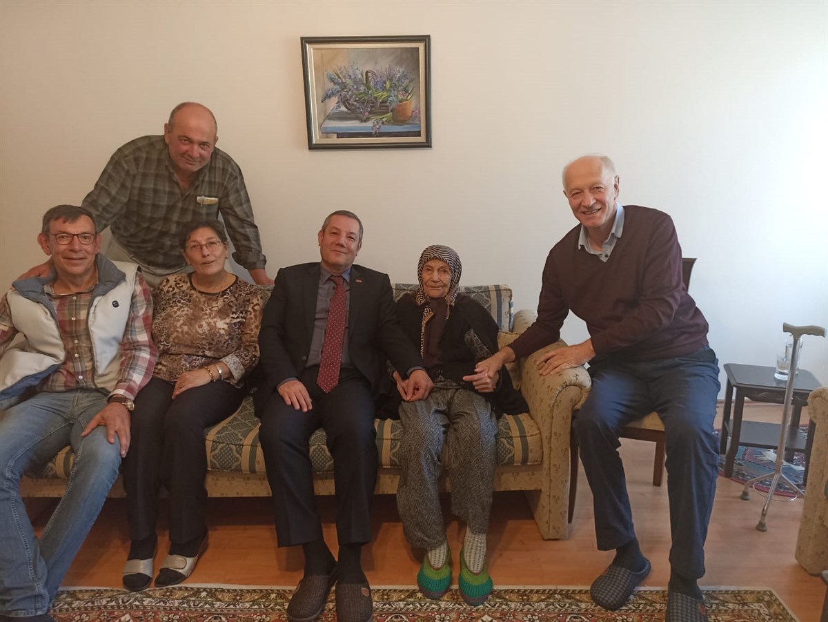 Kaymakam Murat Bulacak, 100 Yaşındaki Lütfiye Kavak'ı Ziyaret Etti