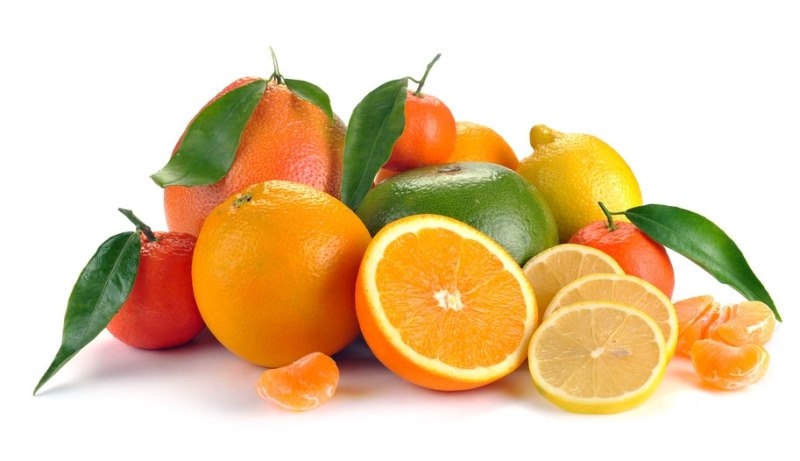 C vitamini bağışıklık sistemini destekleyen önemli bir vitamindir. Portakal, mandalina ve diğer narenciyeler yüksek miktarda C vitamini içerir. Bu meyveleri tüketerek vücudunuzun enfeksiyonlara karşı daha dirençli olmasını sağlayabilirsiniz.