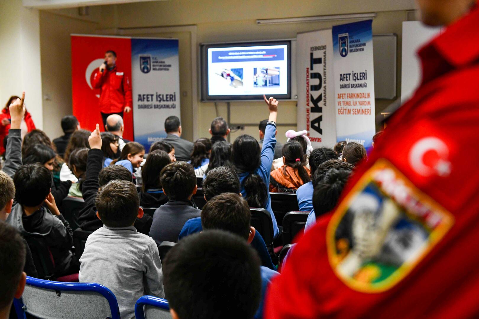 ABB Polatlı Namık Kemal Ortaokulu’nda “Afet Farkındalık Eğitim Semineri” düzenledi (4)