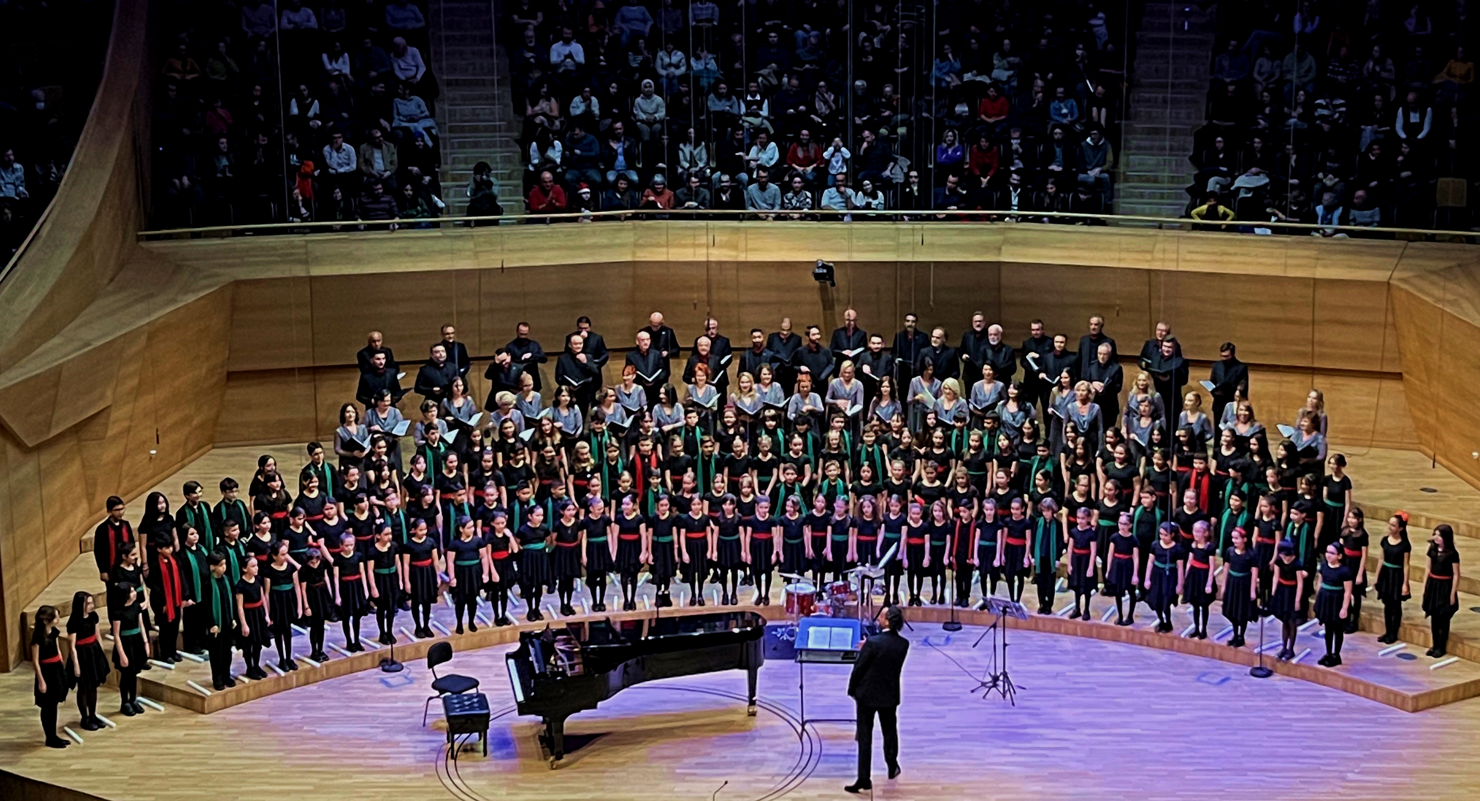 Devlet Çoksesli Korosu Yeni Yıl Konserini Verdi! Çocuk Korosu Alkışları Topladı (4)