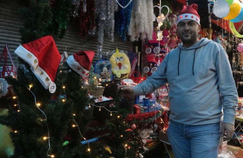 Enkaz Çarşısında Buruk Bir Yılbaşı! Tek Beklenti Depremin Olmaması (1)