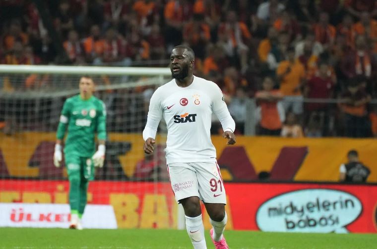 Galatasaray Ara Transfer Dönemini Bekliyor! Galatasaray O Oyuncuyu Gönderme Planları Yapıyor (2)