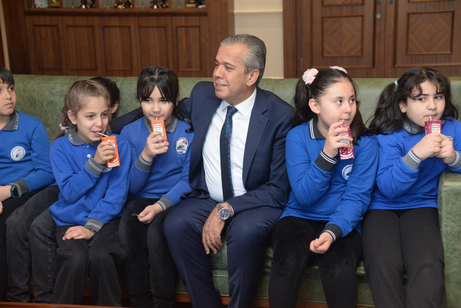 Polatlı 15 Temmuz İlkokulu öğrencileri, Belediye Başkanı Mürsel Yıldızkaya'yı ziyaret etti (1)