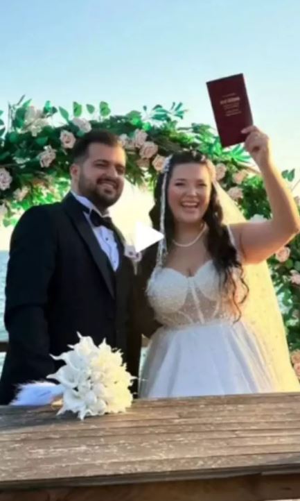 Tuğçe Kandemir evlendi! Mutlu gününe dair kareler sosyal medyada paylaşıldı (1)-1