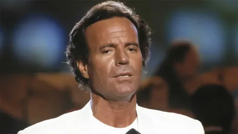 80 Yaşındaki Julio Iglesias, Punta Cana Havaalanı'nda Gözaltına Alındı3