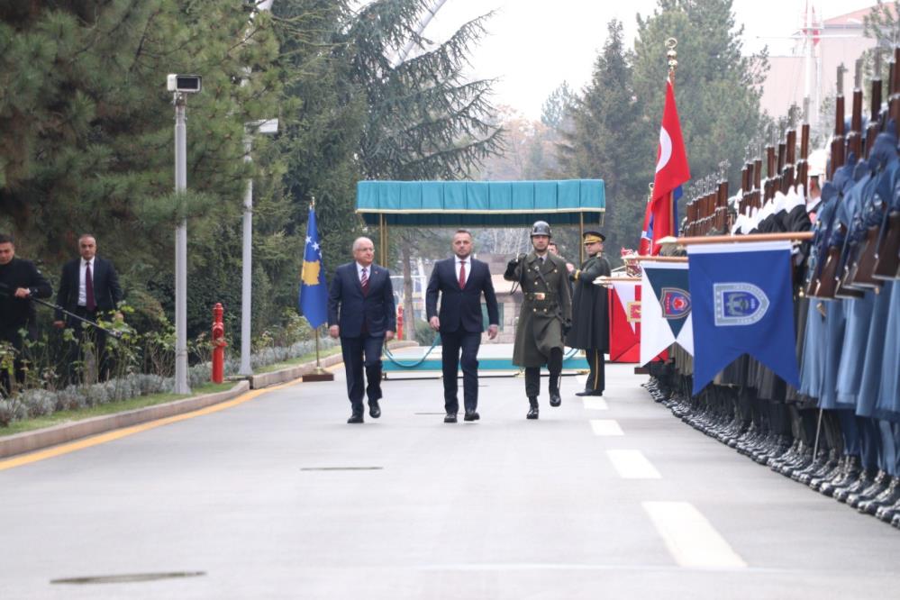 Bakan Güler, Kosova Savunma Bakanı Ejup Maqedonci Ile Görüştü 2